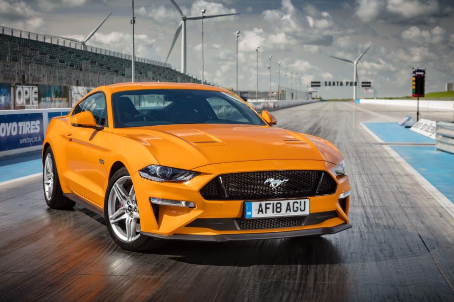  Ford Mustang GT Fastback 2018 года  (UK) (фото 3 из 10)